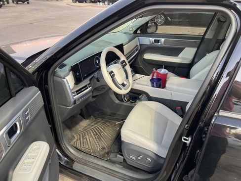 Used 2024 Hyundai Santa Fe Limited image 6