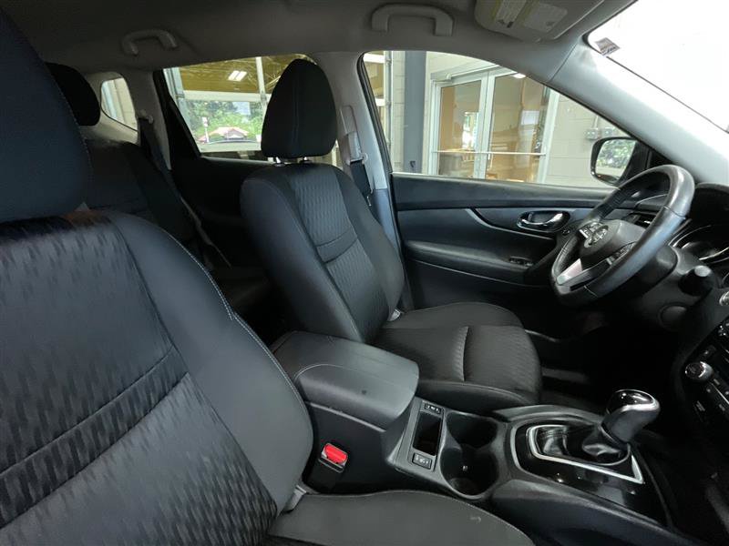 Used 2020 Nissan Rogue SV FWD image 33