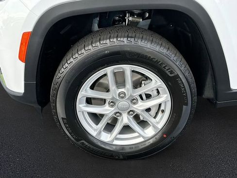 New 2025 Jeep Grand Cherokee L Laredo image 19