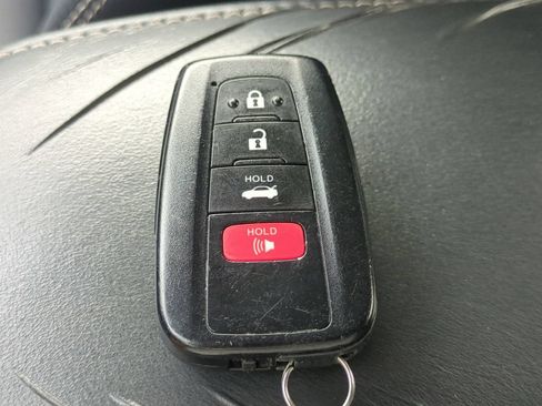 Used 2020 Toyota Corolla XLE w/ Carpet Mat Package (TMS) FWD image 32