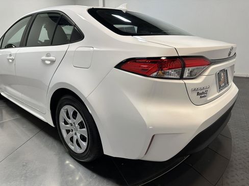 Used 2025 Toyota Corolla LE FWD image 10