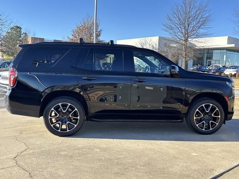 Used 2024 Chevrolet Tahoe RST w/ Luxury Package image 2