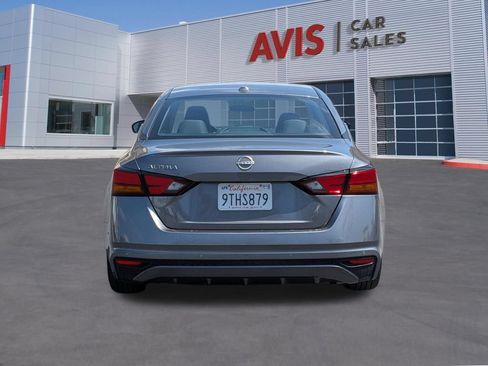 Used 2025 Nissan Altima 2.5 SV FWD image 7