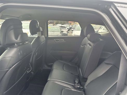 Used 2023 Kia Sportage EX image 12
