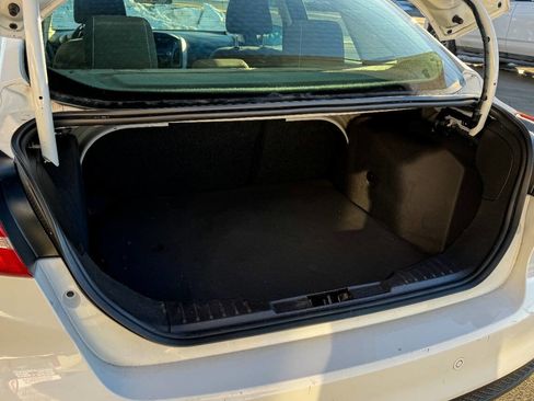 Used 2016 Ford Focus SE w/ Reverse Sensing Package image 17