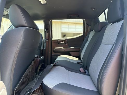 Used 2023 Toyota Tacoma TRD Sport w/ Technology Package AWD/4WD image 22