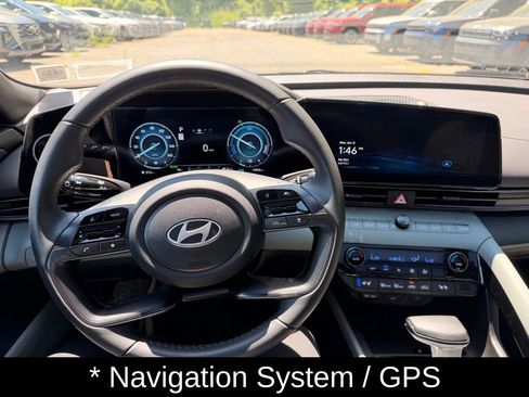 Certified 2025 Hyundai Elantra Limited FWD image 15