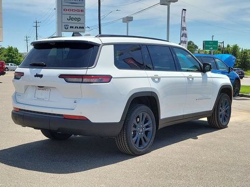New 2026 Jeep Grand Cherokee L Limited AWD/4WD image 4