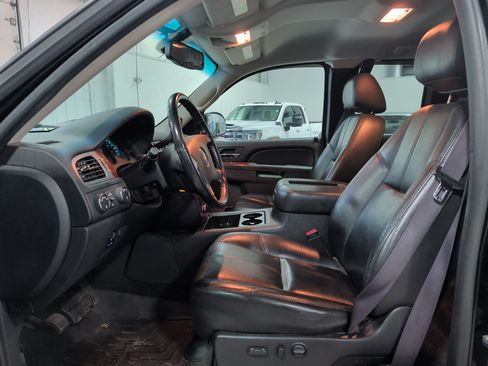 Used 2011 Chevrolet Silverado 2500 LTZ w/ LTZ Plus Package AWD/4WD image 7