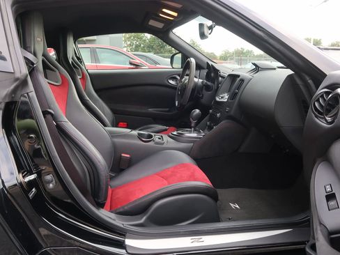 Used 2019 Nissan 370Z NISMO image 19
