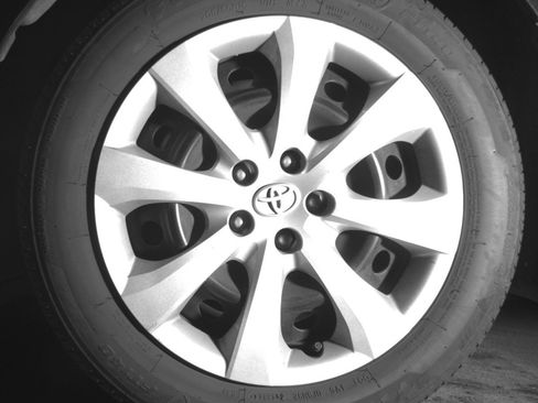 Used 2025 Toyota Corolla LE FWD image 12