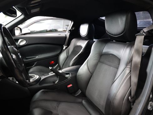 Used 2013 Nissan 370Z Touring w/ Sport Pkg RWD image 10