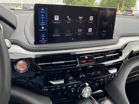 Used 2025 Acura MDX SH-AWD image 18