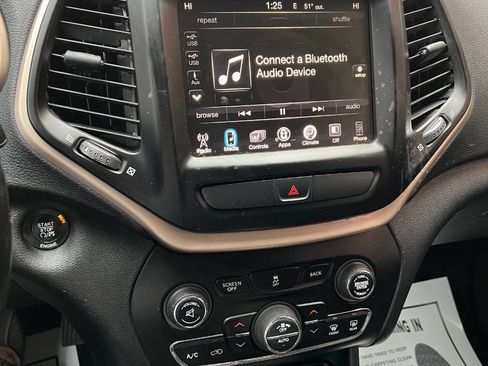 Used 2016 Jeep Cherokee 75th Anniversary image 23