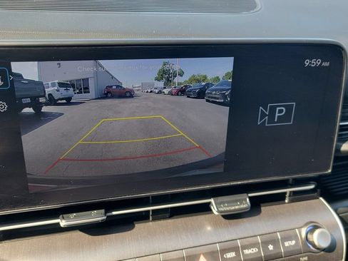 Used 2025 Hyundai Kona SEL FWD image 17