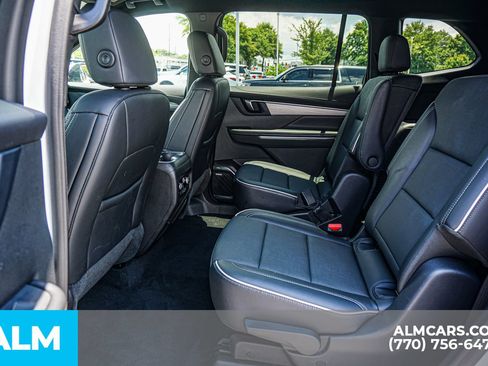 Used 2025 Buick Enclave Preferred AWD/4WD image 23