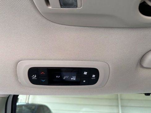 Used 2021 Chrysler Voyager Lxi FWD image 29