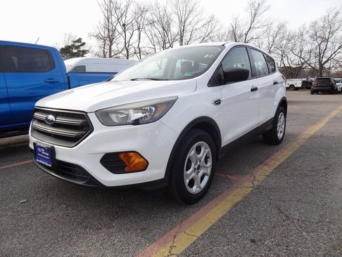 Certified 2019 Ford Escape S image 3