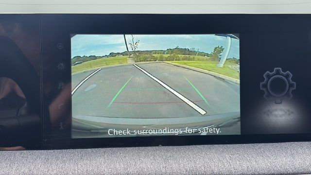 Used 2025 Nissan Kicks SV AWD/4WD image 23