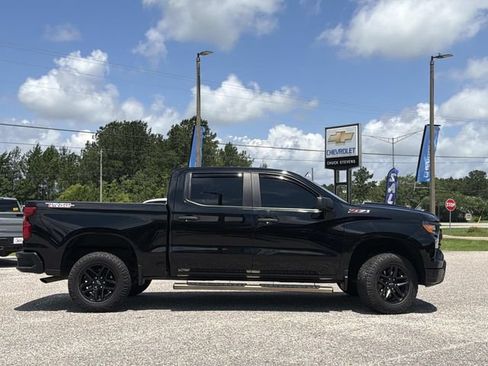 Used 2023 Chevrolet Silverado 1500 Custom Trail Boss AWD/4WD image 6