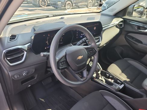 Used 2024 Chevrolet TrailBlazer LT w/ Driver Confidence Package FWD image 18