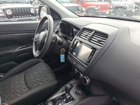 Used 2024 Mitsubishi Outlander Sport ES image 12