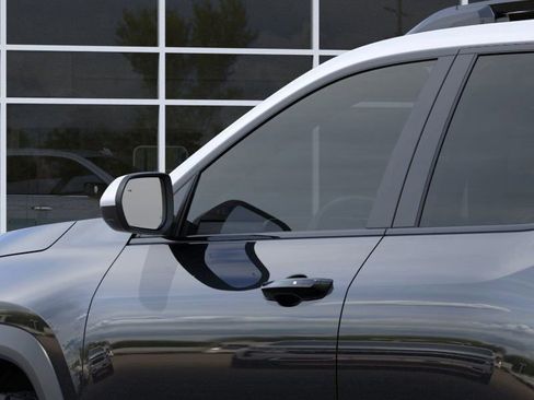 New 2025 Chevrolet Equinox ACTIV w/ Convenience Package III FWD image 13