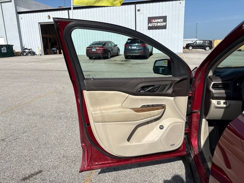 Used 2019 GMC Acadia Denali AWD/4WD image 28