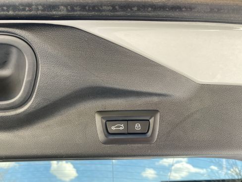 Used 2024 BMW X7 xDrive40i w/ Executive Package image 51