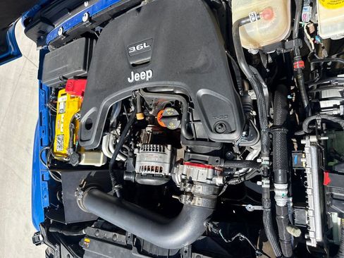 Used 2021 Jeep Gladiator Willys image 31