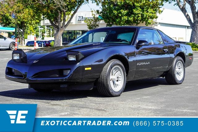 Used 1992 Pontiac Firebird Formula RWD image 1