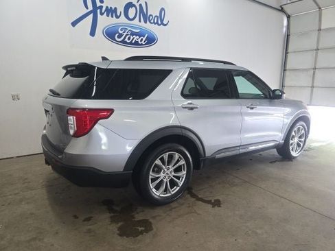 Used 2023 Ford Explorer XLT w/ Equipment Group 202A AWD/4WD image 10