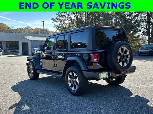Used 2022 Jeep Wrangler Unlimited Sahara w/ Cold Weather Group image 5