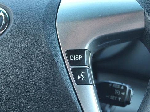 Used 2011 Toyota Highlander Hybrid w/ Cold Weather Pkg image 27