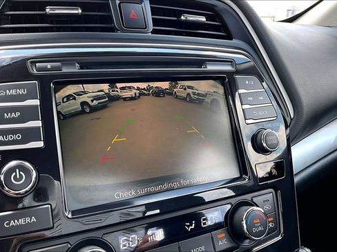 Used 2023 Nissan Maxima SL FWD image 17