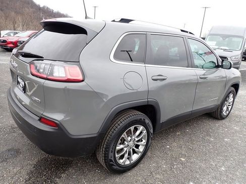 Used 2021 Jeep Cherokee Latitude Plus w/ Mopar Interior Package image 8