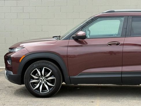 Used 2022 Chevrolet TrailBlazer LT FWD image 3