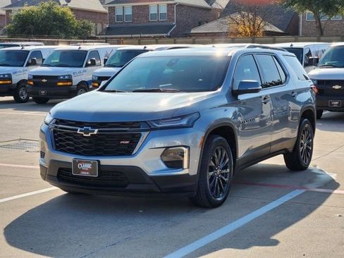 Used 2023 Chevrolet Traverse RS image 11
