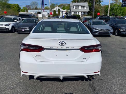 Used 2023 Toyota Camry SE image 4