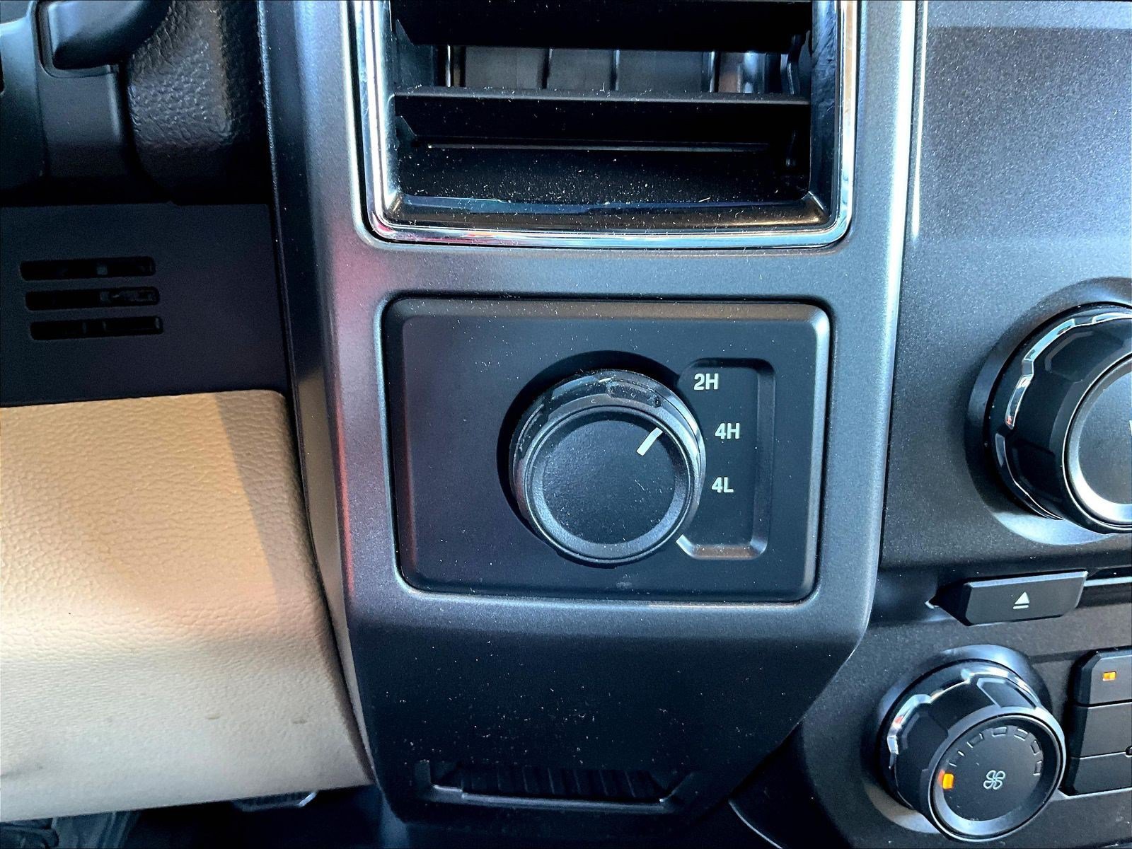 Used 2018 Ford F150 XLT AWD/4WD image 40