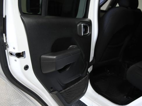 Used 2022 Jeep Wrangler Unlimited Sport AWD/4WD image 18