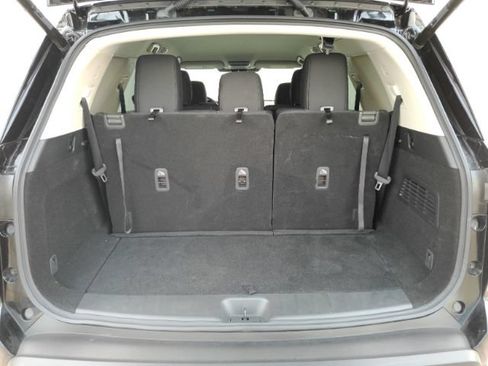 Used 2025 Nissan Pathfinder SV FWD image 23