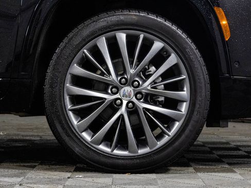 Used 2025 Buick Enclave Avenir w/ Super Cruise Package FWD image 41