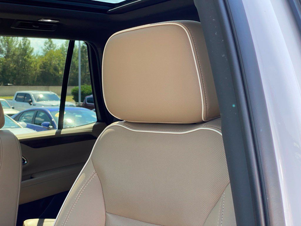 Used 2022 Chevrolet Tahoe Premier AWD/4WD image 23