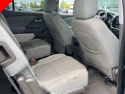 Used 2020 Chevrolet Traverse LT FWD image 6