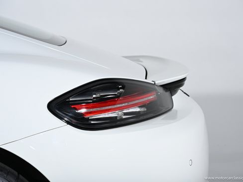 Used 2018 Porsche 718 Cayman S RWD image 19