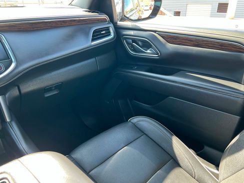 Used 2023 Chevrolet Suburban Premier AWD/4WD image 11