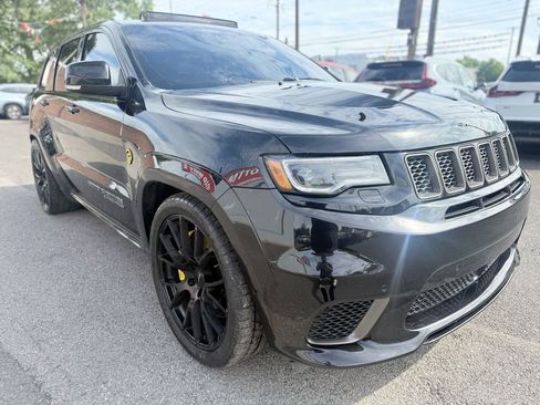 Used 2018 Jeep Grand Cherokee Trackhawk AWD/4WD image 3