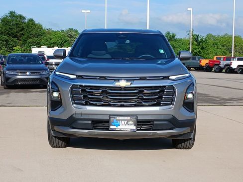 Used 2026 Chevrolet Equinox LT AWD/4WD image 2