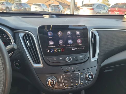 Used 2024 Chevrolet Malibu LT image 17